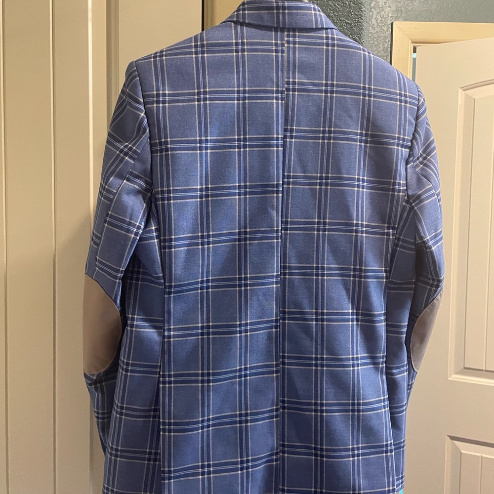 Blue Plaid 2 Button Blazer. Khaki elbow patches, 3 pockets. Lined interior!